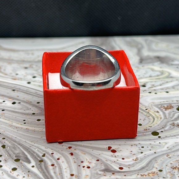 Women’s Silver Fashion Ring, Various Sizes - Picture 5 of 5